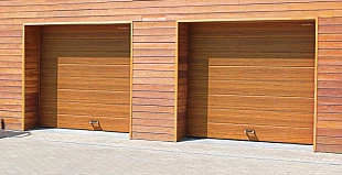 Секционные гаражные ворота Doorhan RSD02 под дерево